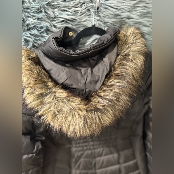 Michael Kors Hooded Puffer Coat - Size Small | Color: Olive Green - Picture 13 of 14